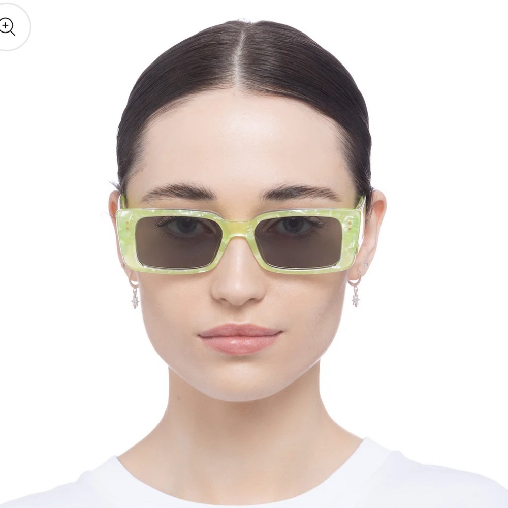 NWT $49 Orion 53mm Rectangular Sunglasses
AIRE